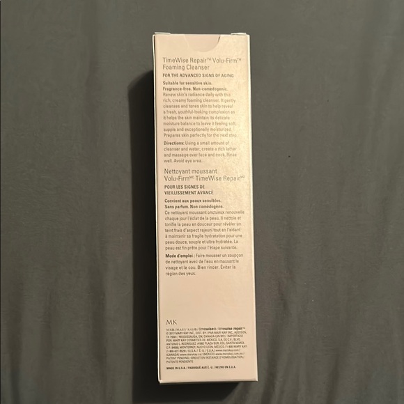 Mary Kay Timewise Repair Volu-Firm Cleanser in Elegant Pink - Picture 2 of 4